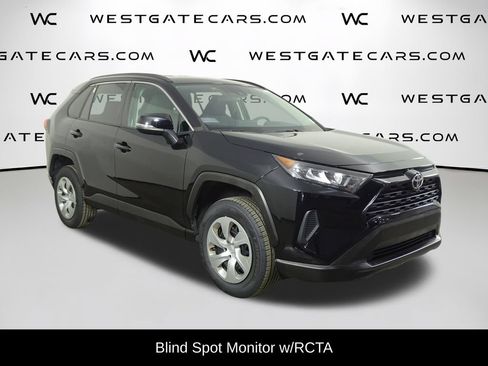 Used 2021 Toyota RAV4 LE FWD image 2