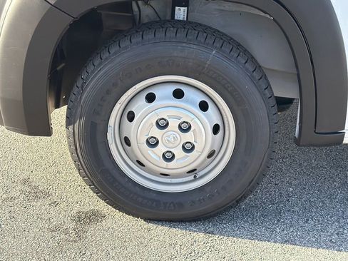 Used 2023 RAM ProMaster 2500 FWD image 11