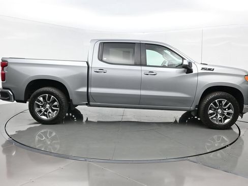 Used 2023 Chevrolet Silverado 1500 LT AWD/4WD image 7