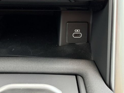 New 2025 Land Rover Discovery Dynamic SE image 24