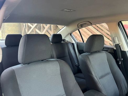 Used 2011 MAZDA MAZDA3 i Sport image 28