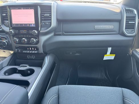 New 2026 RAM 1500 Big Horn AWD/4WD image 18