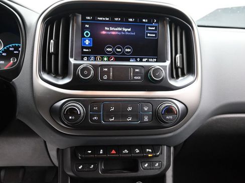 Used 2020 Chevrolet Colorado Z71 AWD/4WD image 10