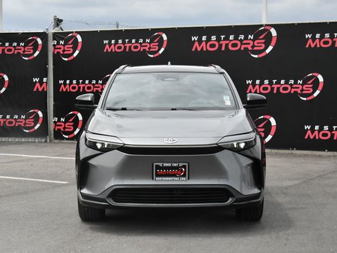 Used 2023 Toyota bZ4X FWD image 2