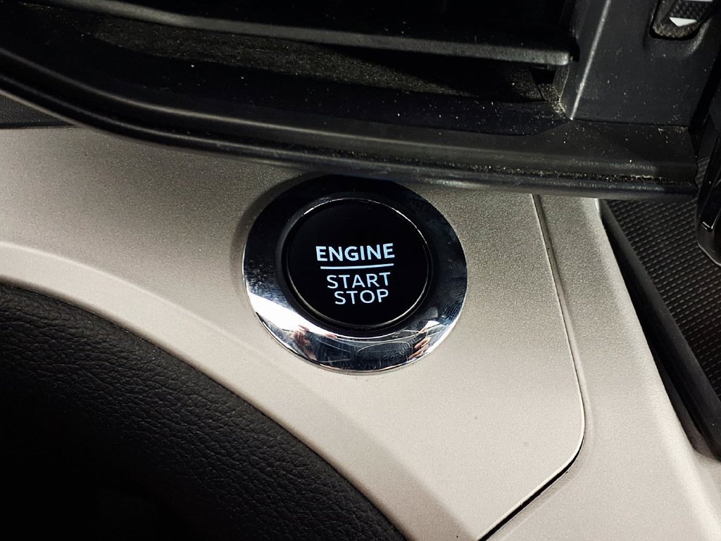 Used 2024 Ford Explorer XLT RWD image 17