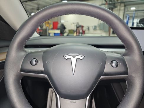 Used 2023 Tesla Model 3 Standard Range image 34