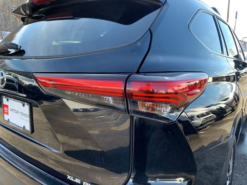 Used 2022 Toyota Highlander XLE image 30