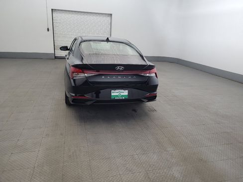 Used 2023 Hyundai Elantra SEL w/ Cargo Package FWD image 6