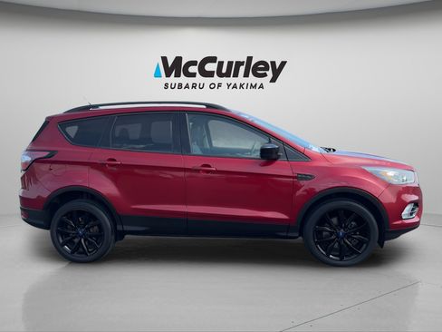 Used 2018 Ford Escape SE w/ SE Sport Appearance Package AWD/4WD image 7
