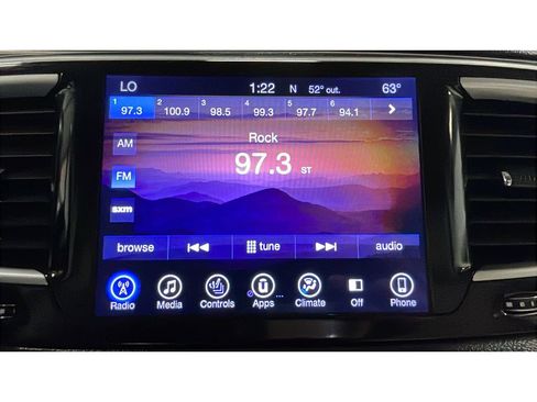 Used 2017 Chrysler Pacifica Touring-L FWD image 13