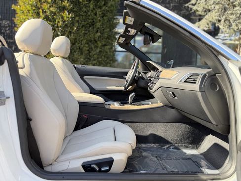 Used 2019 BMW 230i Convertible w/ Convenience Package image 33