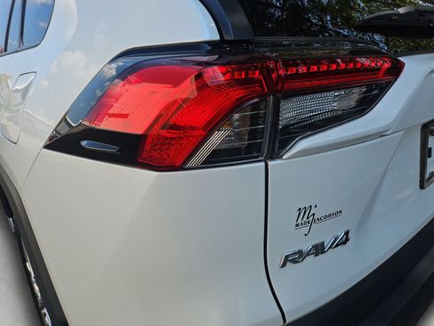 Used 2025 Toyota RAV4 XLE Premium FWD image 20
