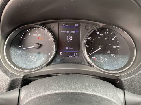 Used 2018 Nissan Rogue SV w/ Premium Package image 14