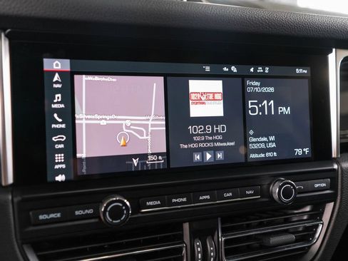 Certified 2020 Porsche Macan AWD/4WD image 29