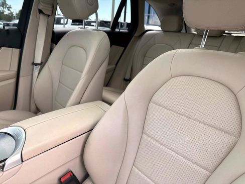 Certified 2022 Mercedes-Benz GLC 300 image 22