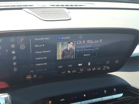 Used 2025 Buick Enclave Preferred FWD image 5