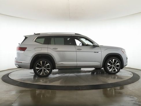 Used 2025 Volkswagen Atlas SEL Premium R-Line image 6