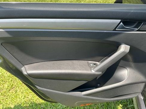 Used 2022 Volkswagen Passat 2.0T SE image 21