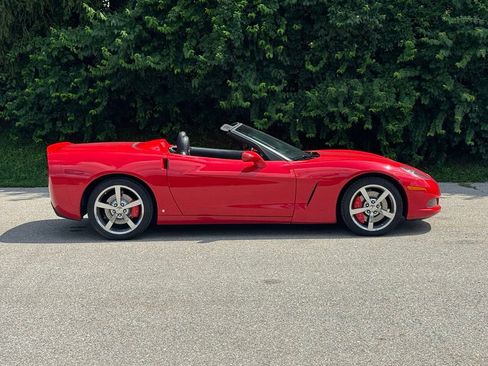 Used 2009 Chevrolet Corvette Convertible w/ Preferred Equipment Group RWD image 4