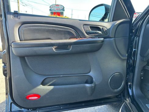 Used 2009 Cadillac Escalade 4WD Hybrid image 9