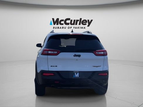 Used 2018 Jeep Cherokee Trailhawk w/ Comfort/Convenience Group AWD/4WD image 5