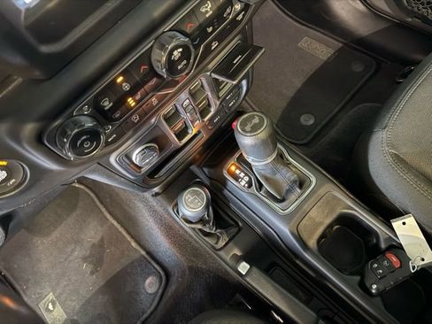 Used 2021 Jeep Wrangler Unlimited Sport image 24