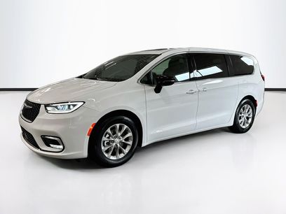 Used 2026 Chrysler Pacifica Limited