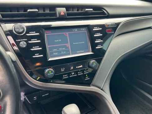 Used 2019 Toyota Camry SE FWD image 16