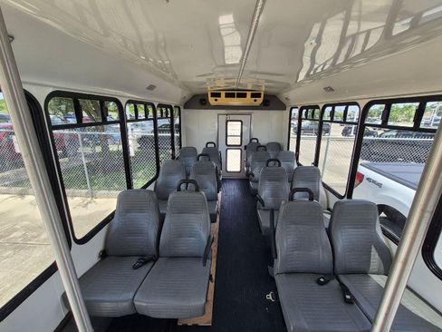 Used 2011 Ford E-350 and Econoline 350 Super Duty w/ Shuttle Bus Prep Pkg RWD image 4
