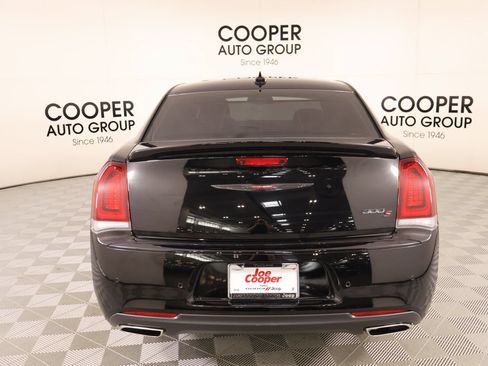 Used 2023 Chrysler 300 S w/ Comfort Group RWD image 23