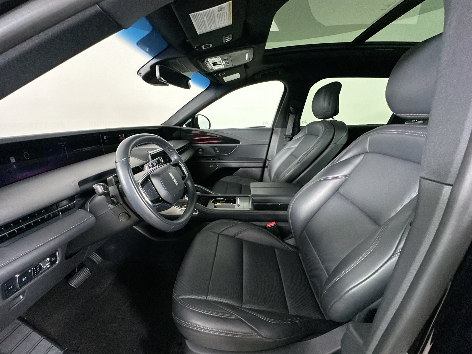 Used 2024 Lincoln Nautilus Premier w/ Equipment Group 102A AWD/4WD image 32