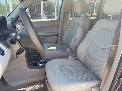 Used 2006 Chevrolet HHR LT image 10