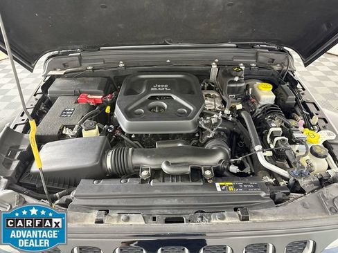 Used 2018 Jeep Wrangler Unlimited Sahara AWD/4WD image 29