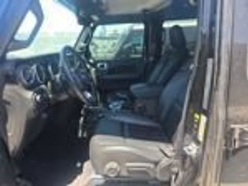 Used 2023 Jeep Wrangler Unlimited Sahara w/ Cold Weather Group AWD/4WD image 33