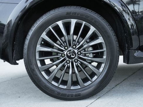 Used 2024 INFINITI QX80 Sensory image 28