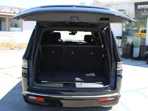 Used 2022 Jeep Grand Wagoneer Series II w/ Premium Group II AWD/4WD image 12
