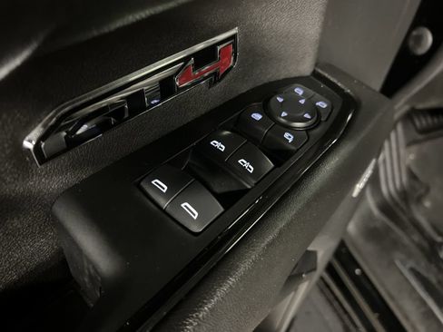 Used 2024 GMC Sierra 1500 AT4 w/ Technology Package AWD/4WD image 17