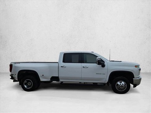 Used 2022 Chevrolet Silverado 3500 LTZ AWD/4WD image 4
