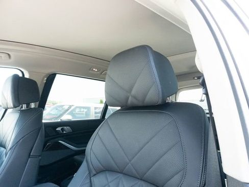 Used 2024 BMW X7 xDrive40i AWD/4WD image 5