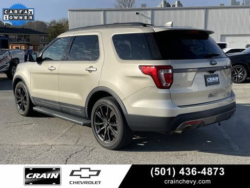 Used 2017 Ford Explorer XLT w/ Equipment Group 202A image 5