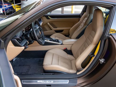 Used 2023 Porsche 911 Turbo S image 28