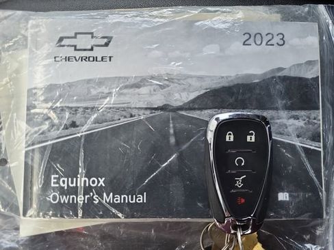 Used 2023 Chevrolet Equinox LT image 33