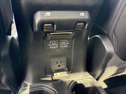 Used 2023 Jeep Gladiator Overland image 27