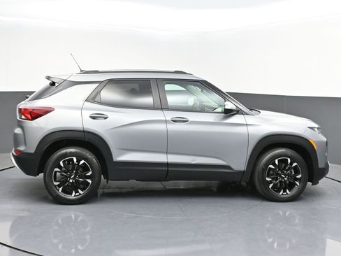 Certified 2023 Chevrolet TrailBlazer LT w/ Convenience Package FWD image 8