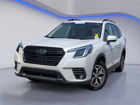 Used 2024 Subaru Forester Premium AWD/4WD image 2