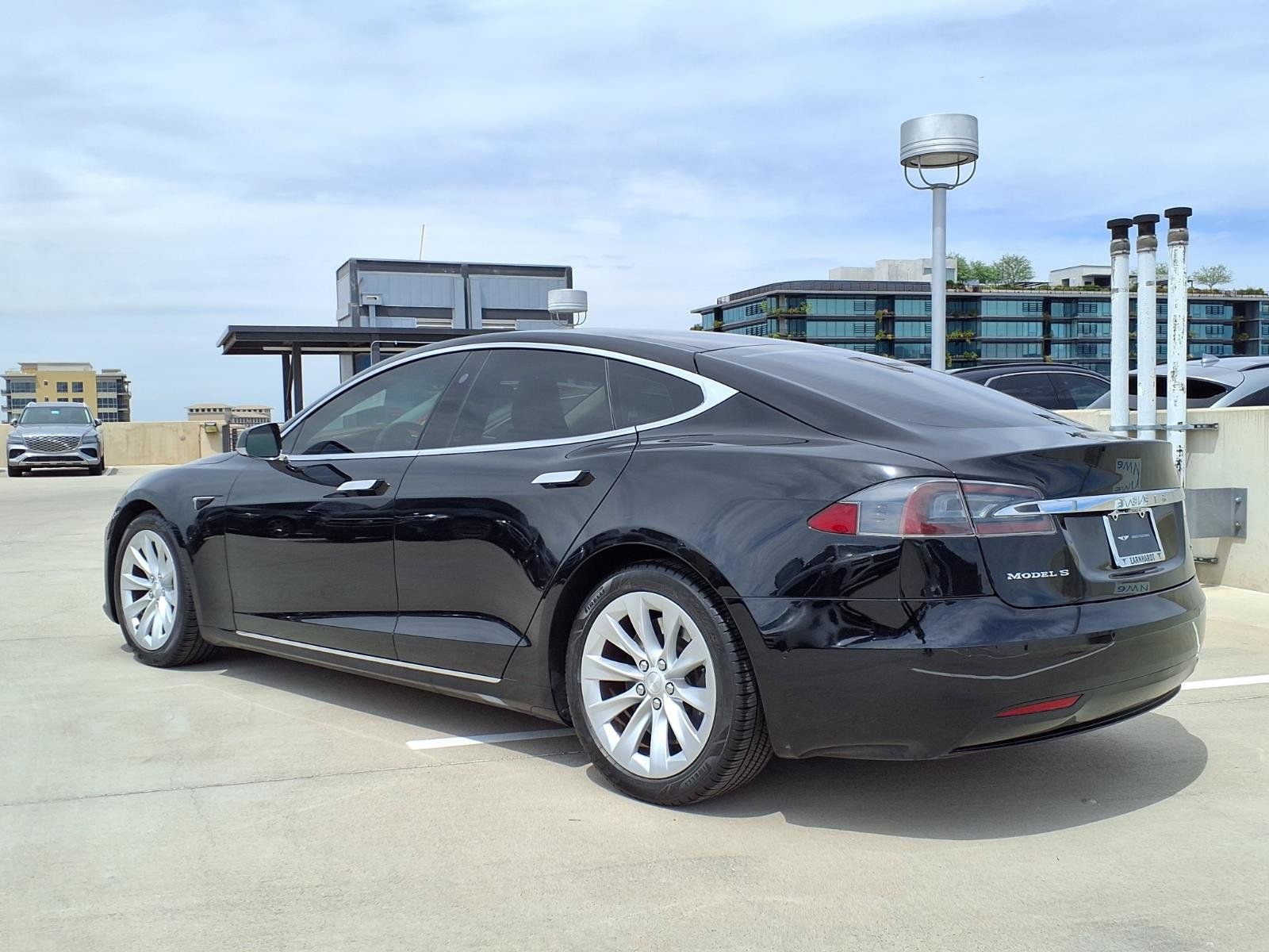 Used 2017 Tesla Model S AWD image 4
