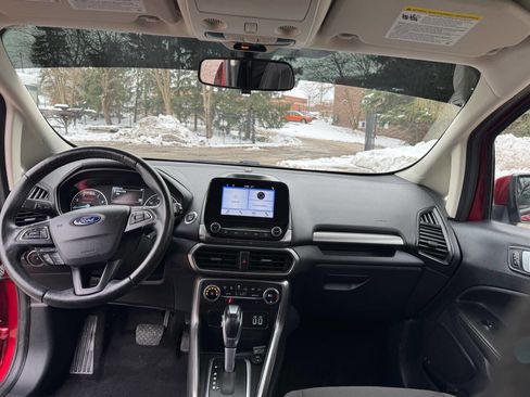 Used 2019 Ford EcoSport SE image 44