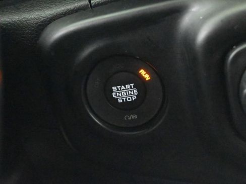 Used 2022 Jeep Wrangler Unlimited Sport image 35