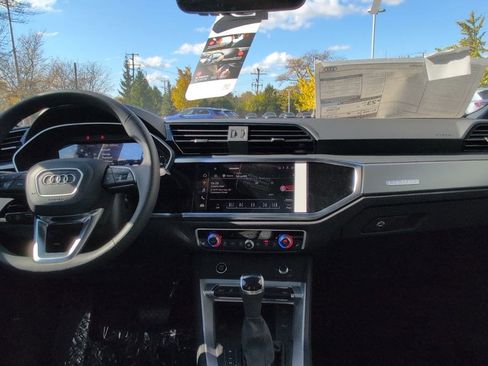New 2025 Audi Q3 2.0T Premium image 23