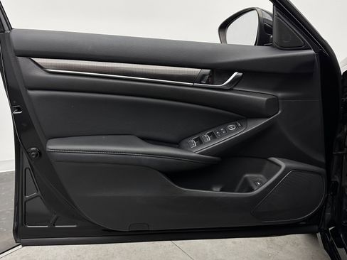 Used 2022 Honda Accord Sport image 8
